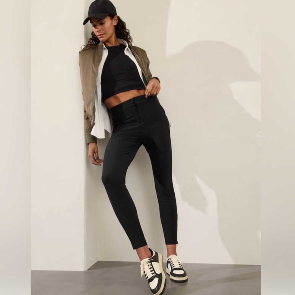 NWT-Athleta Black Stellar Tight, Size 6 Petite